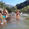 elephant-bathe-by-voyon