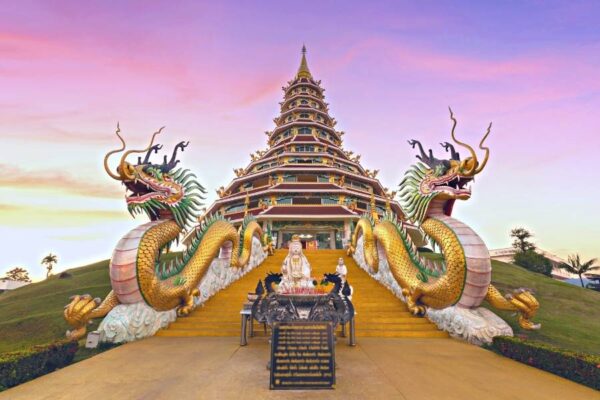 red-pagoda-of-the-red-temple-chiang-rai-voyon